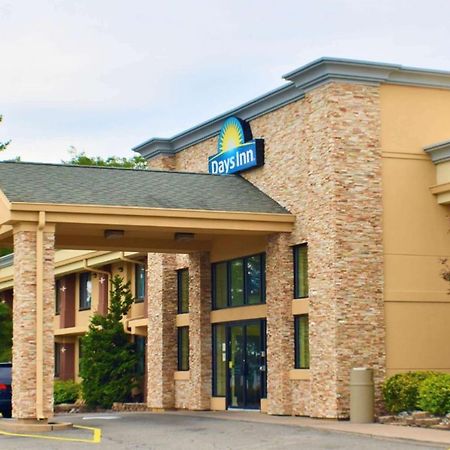 Days Inn By Wyndham Wayne Exterior photo