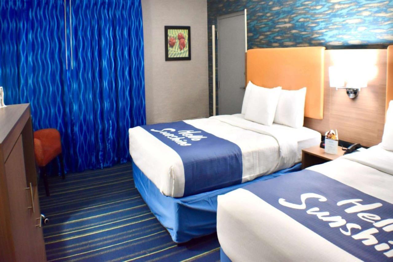 Days Inn By Wyndham Wayne Exterior photo