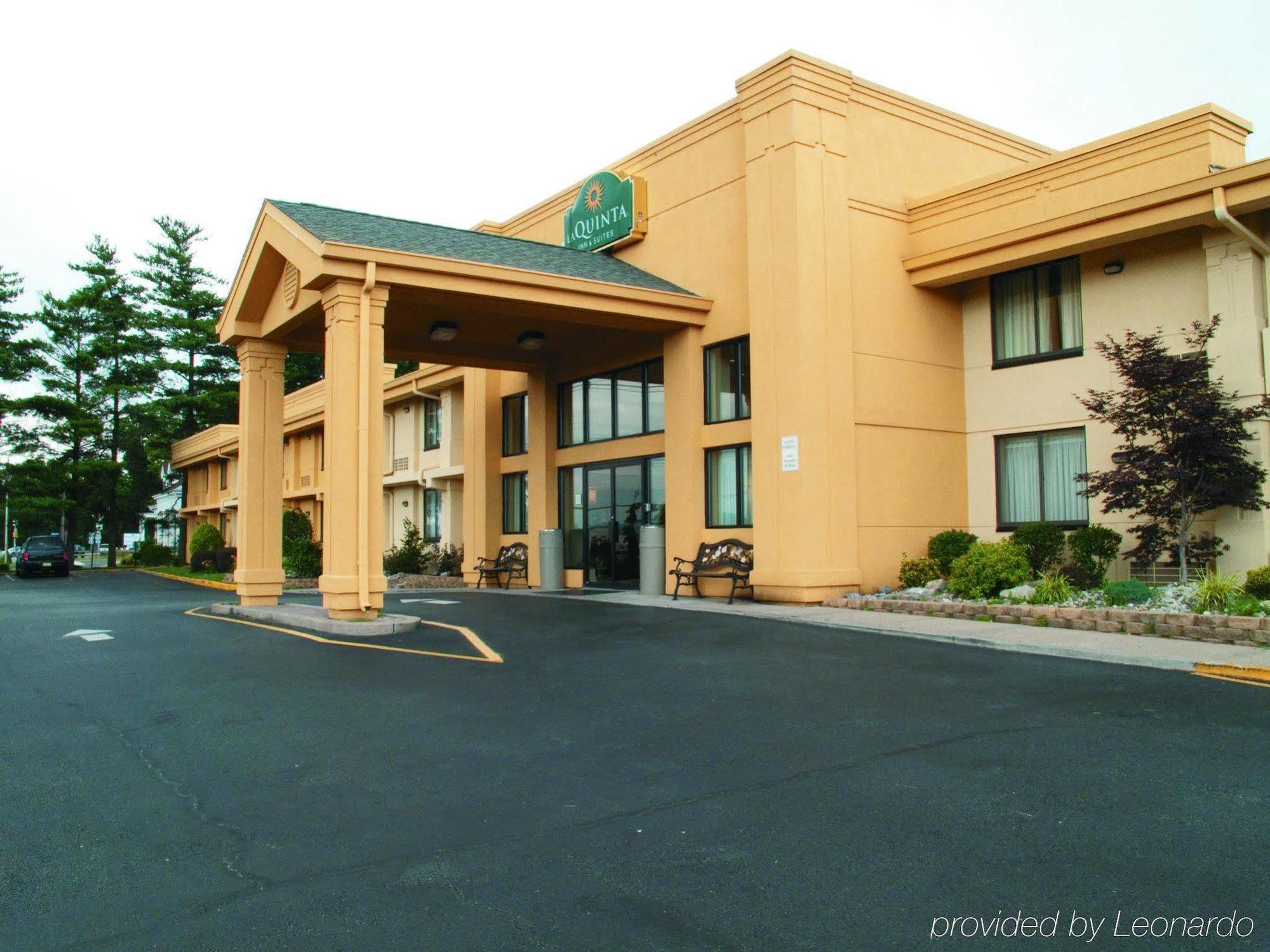 Days Inn By Wyndham Wayne Exterior photo